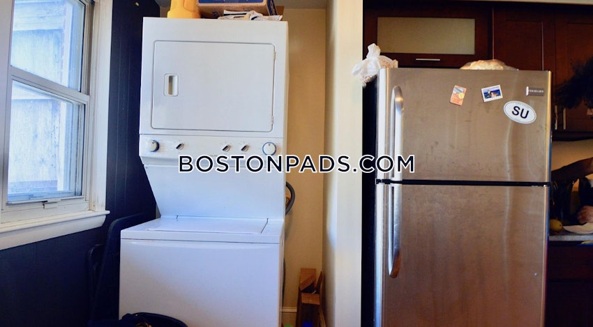 BOSTON - EAST BOSTON - BREMEN ST. PARK/AIRPORT STATION - 4 Beds, 1 Bath - Image 2