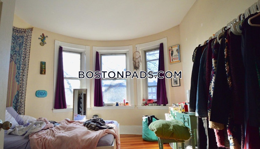 BOSTON - EAST BOSTON - BREMEN ST. PARK/AIRPORT STATION - 4 Beds, 1 Bath - Image 5