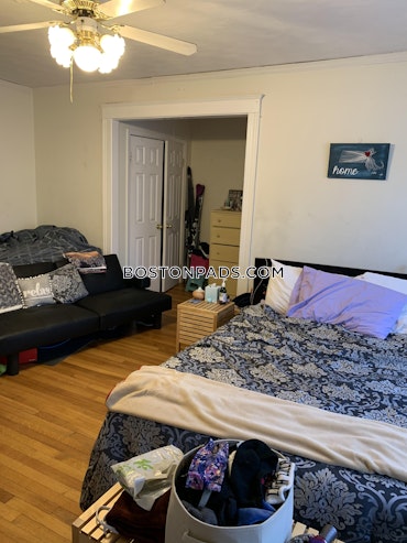 Boston - 0 Beds, 1 Baths