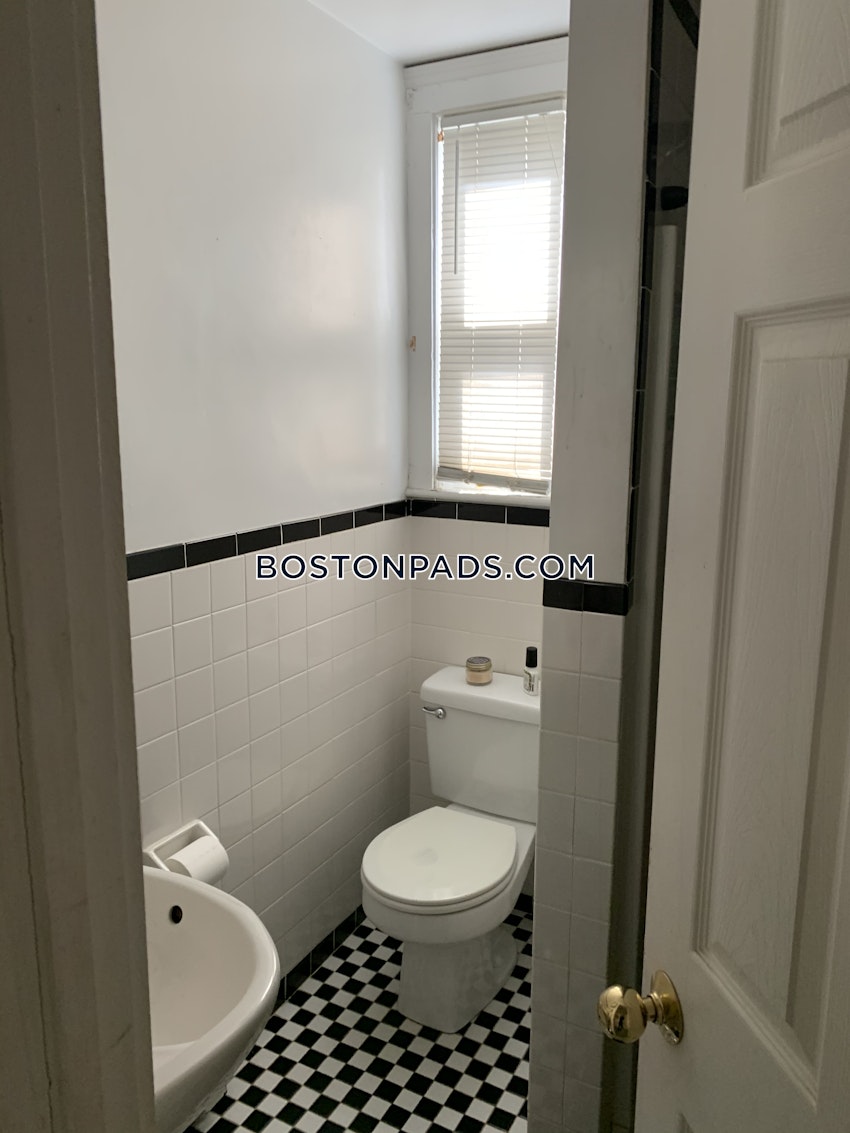 BOSTON - BRIGHTON - OAK SQUARE - 4 Beds, 2 Baths - Image 1