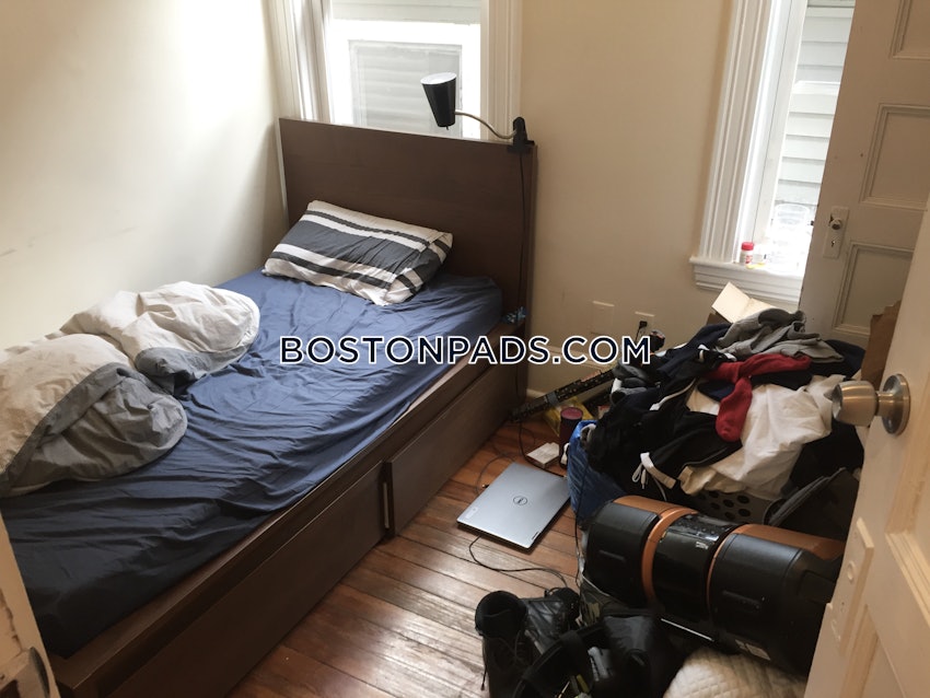 BOSTON - MISSION HILL - 5 Beds, 1 Bath - Image 2