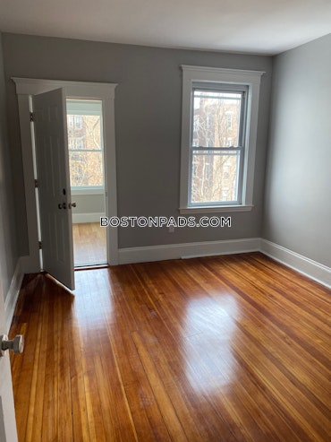 Boston - 4 Beds, 2 Baths