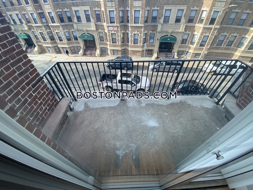 BOSTON - ALLSTON/BRIGHTON BORDER - 4 Beds, 2 Baths - Image 19