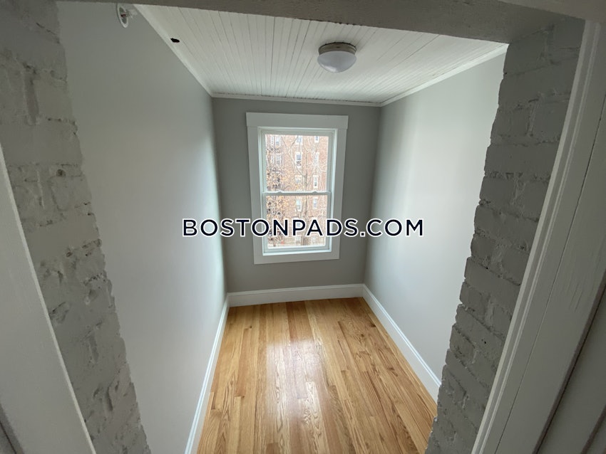 BOSTON - ALLSTON/BRIGHTON BORDER - 4 Beds, 2 Baths - Image 4