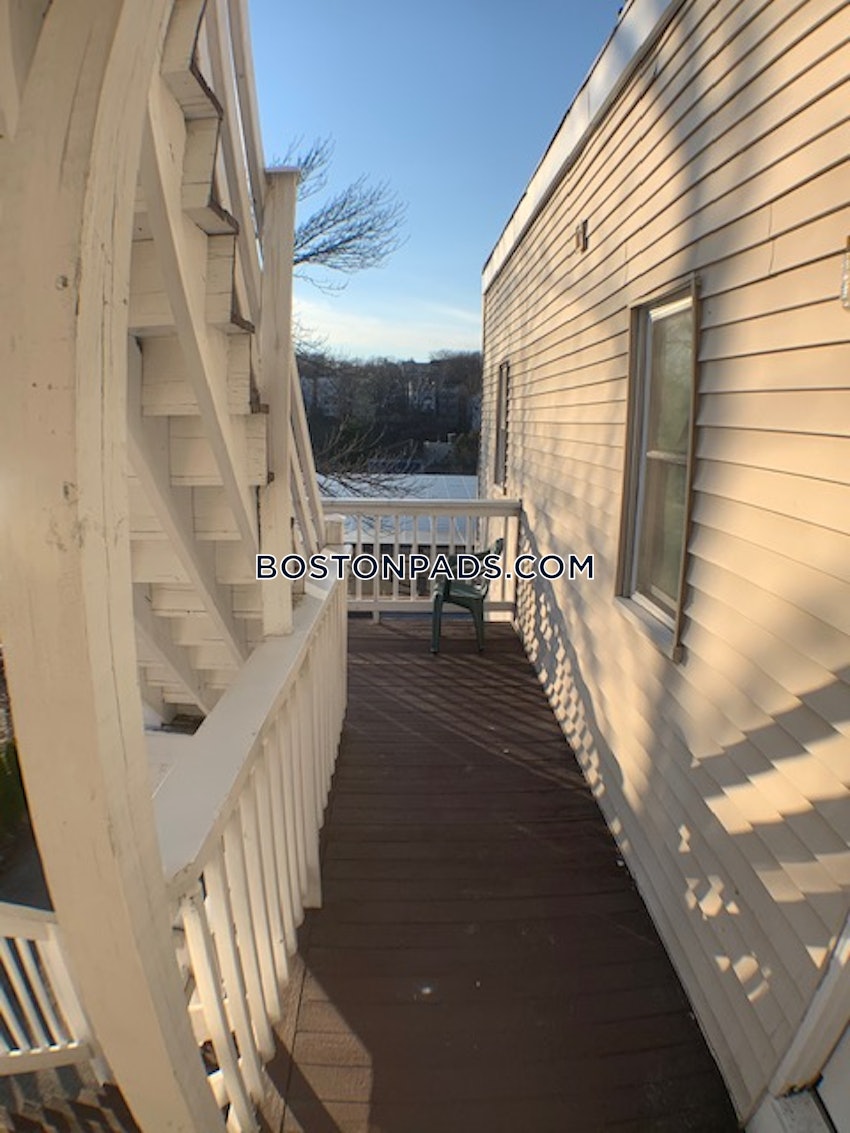 BOSTON - FORT HILL - 3 Beds, 1 Bath - Image 2