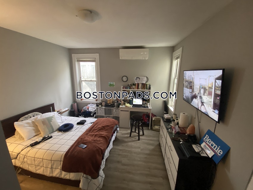 BOSTON - SOUTH BOSTON - ANDREW SQUARE - 4 Beds, 2 Baths - Image 4