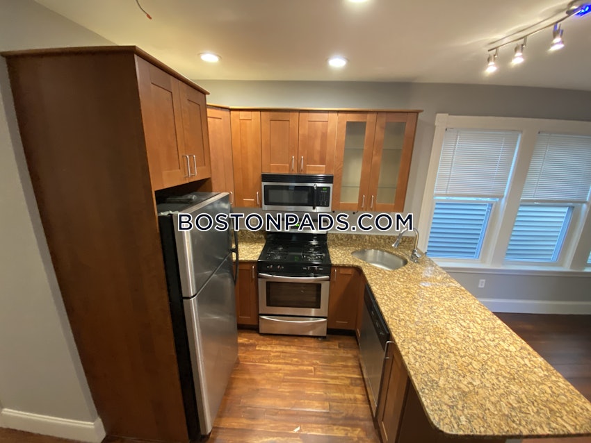 BOSTON - MISSION HILL - 5 Beds, 2 Baths - Image 2