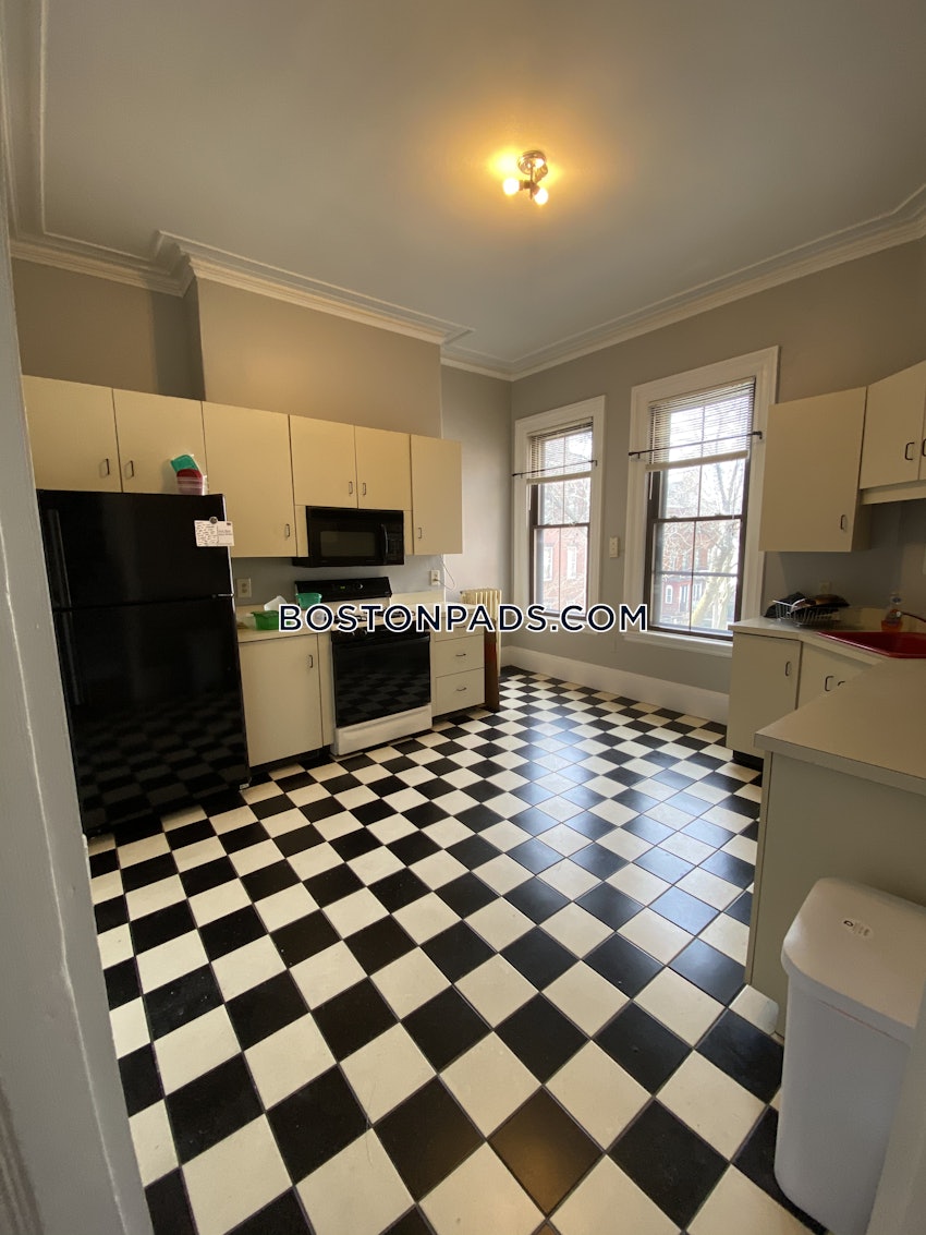 BOSTON - SOUTH BOSTON - WEST SIDE - 3 Beds, 1 Bath - Image 4