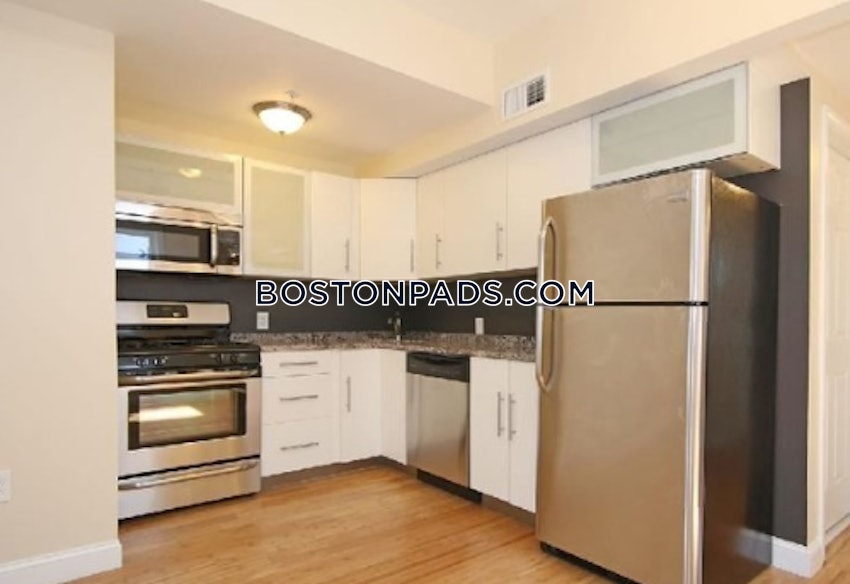 CHELSEA - 3 Beds, 1 Bath - Image 1