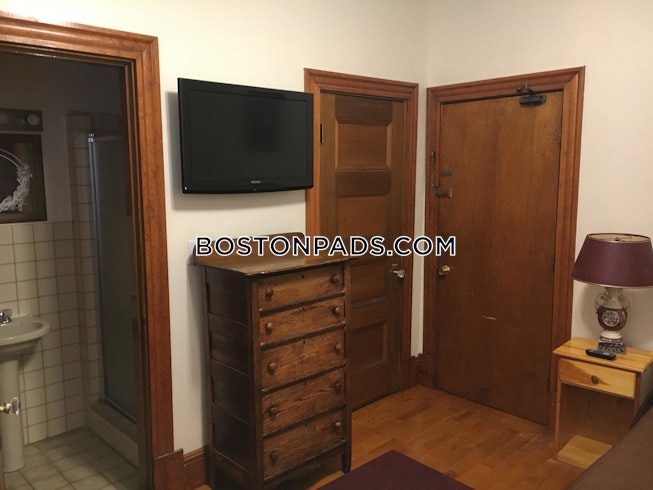 Boston - $2,100+ /mo