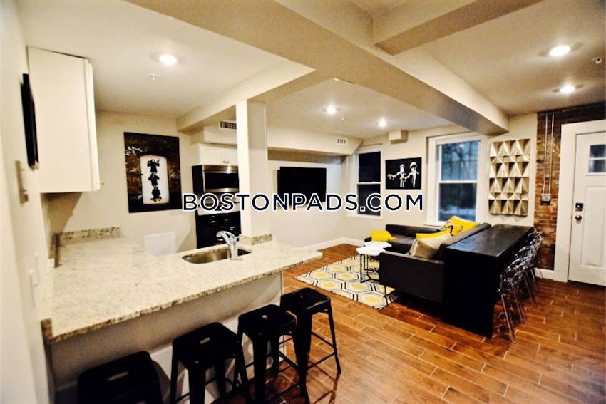 BOSTON - FORT HILL - 4 Beds, 3 Baths - Image 1