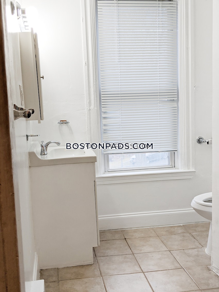 BOSTON - ROXBURY - 4 Beds, 2 Baths - Image 17