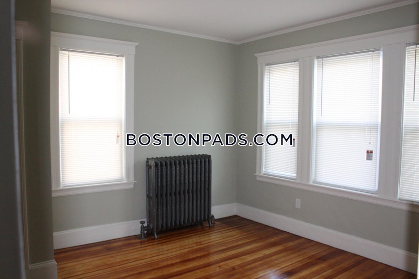 BOSTON - MISSION HILL - 4 Beds, 1 Bath - Image 7