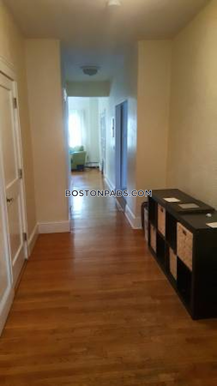 BROOKLINE- BOSTON UNIVERSITY - 4 Beds, 3 Baths - Image 1