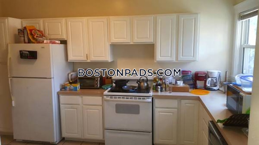 BROOKLINE- BOSTON UNIVERSITY - 4 Beds, 3 Baths - Image 2