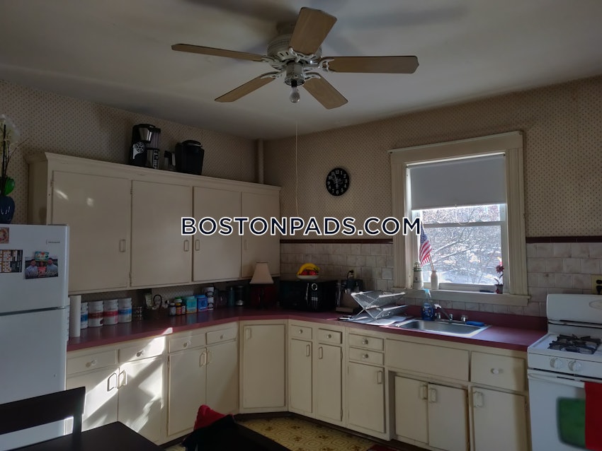 NEWTON - NEWTONVILLE - 4 Beds, 2 Baths - Image 4