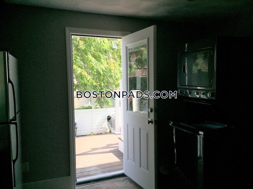 BOSTON - CHARLESTOWN - 4 Beds, 2 Baths - Image 8