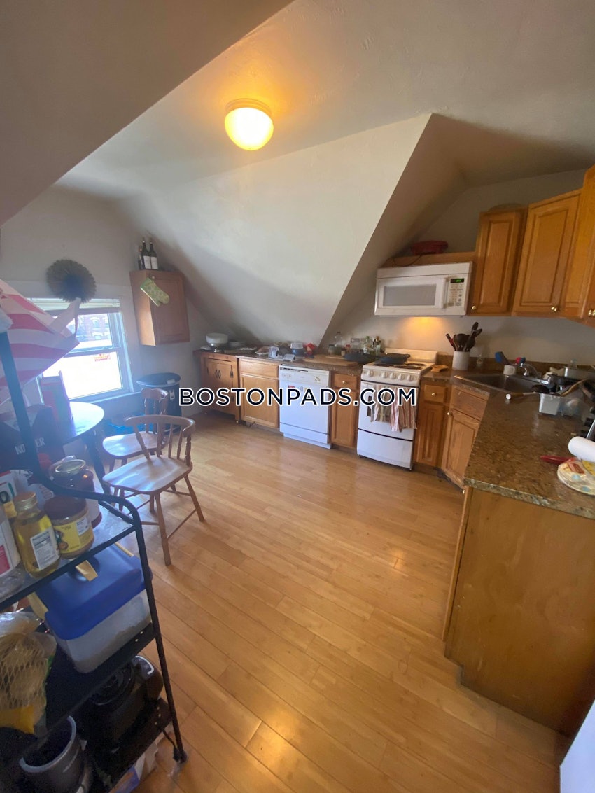 BOSTON - ALLSTON - 4 Beds, 1 Bath - Image 15