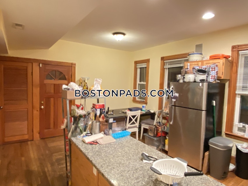 BOSTON - MISSION HILL - 5 Beds, 2 Baths - Image 2