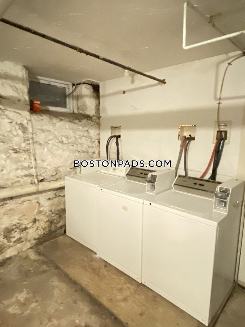 BOSTON - MISSION HILL - 5 Beds, 2 Baths - Image 15