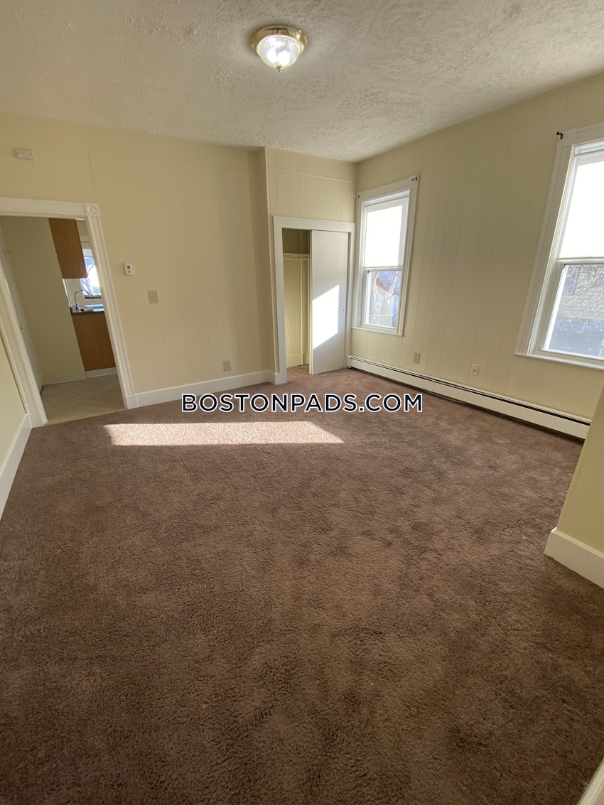 REVERE - 1 Bed, 1 Bath - Image 13