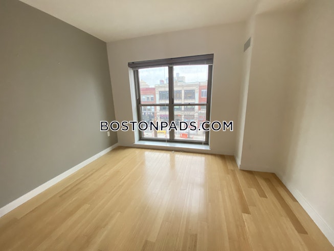 Boston - $3,200+ /mo