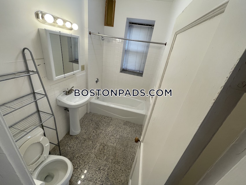 BOSTON - ALLSTON/BRIGHTON BORDER - 2 Beds, 1 Bath - Image 4