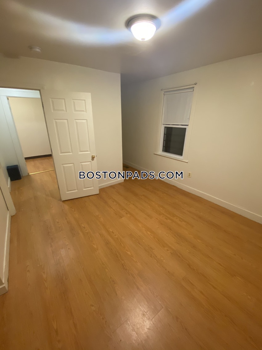 BOSTON - MISSION HILL - 4 Beds, 1 Bath - Image 18