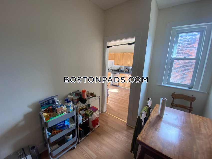 BOSTON - ALLSTON - 4 Beds, 1 Bath - Image 10