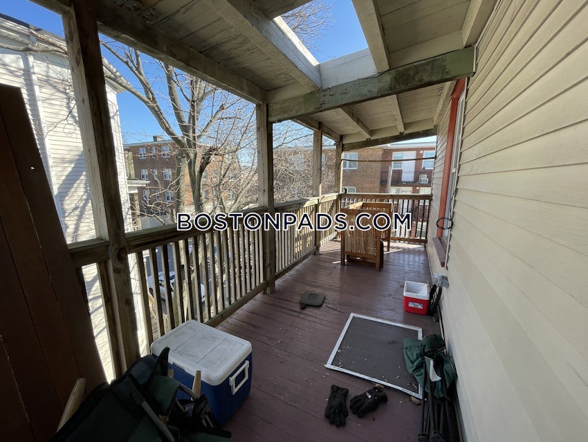 BOSTON - DORCHESTER/SOUTH BOSTON BORDER - 4 Beds, 2 Baths - Image 9