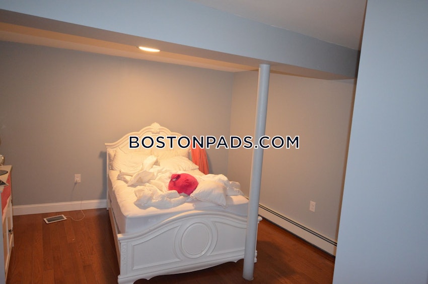 BOSTON - EAST BOSTON - JEFFRIES POINT - 4 Beds, 2 Baths - Image 5