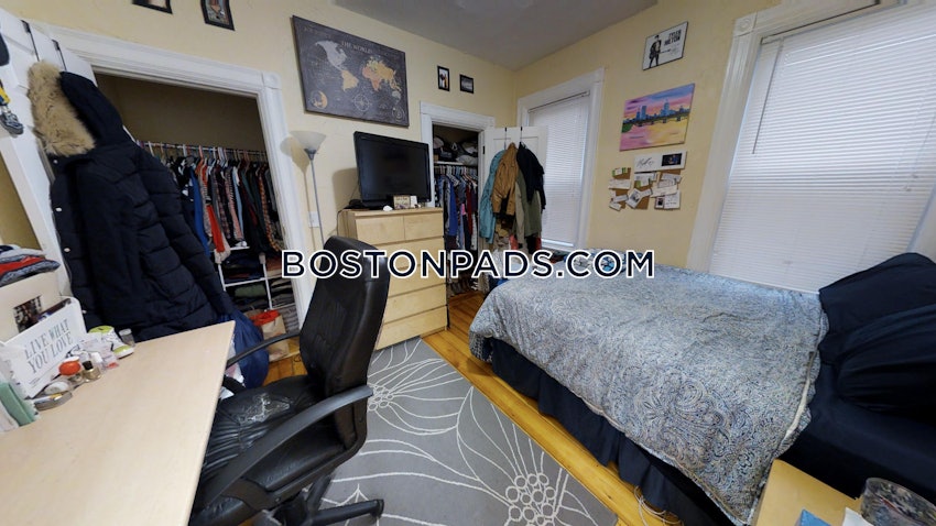 SOMERVILLE - DAVIS SQUARE - 3 Beds, 1 Bath - Image 8