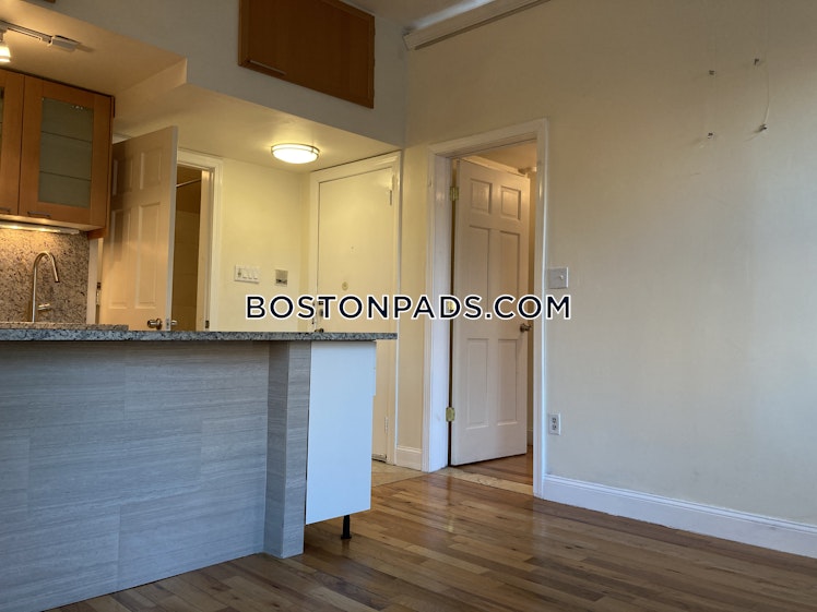 Massachusetts Ave, Boston