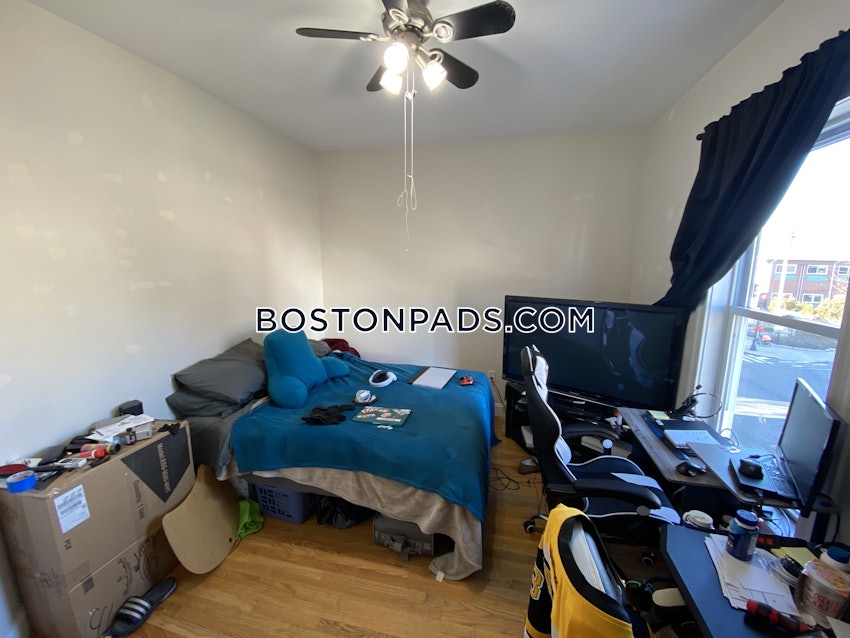 SOMERVILLE- WEST SOMERVILLE/ TEELE SQUARE - 4 Beds, 2 Baths - Image 17