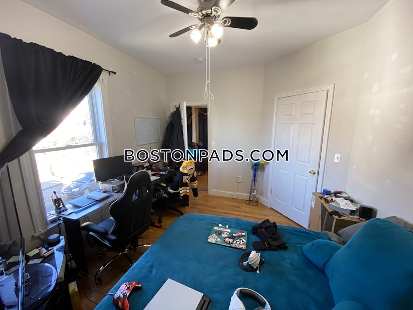 SOMERVILLE- WEST SOMERVILLE/ TEELE SQUARE - 4 Beds, 2 Baths - Image 16