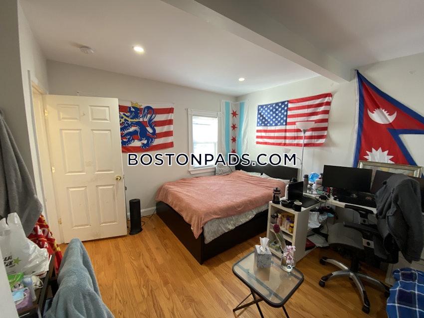 SOMERVILLE- WEST SOMERVILLE/ TEELE SQUARE - 4 Beds, 2 Baths - Image 15