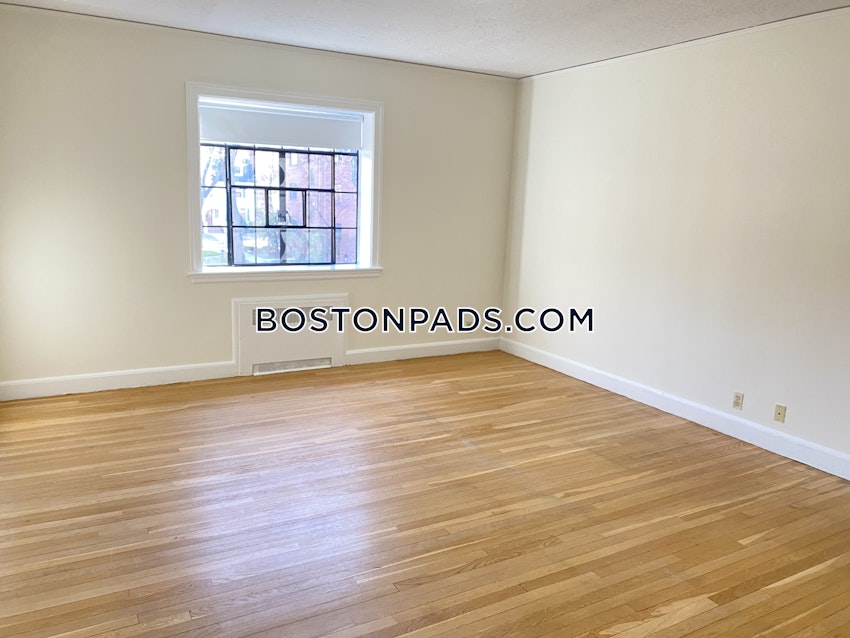 BROOKLINE- COOLIDGE CORNER - 2 Beds, 1 Bath - Image 8