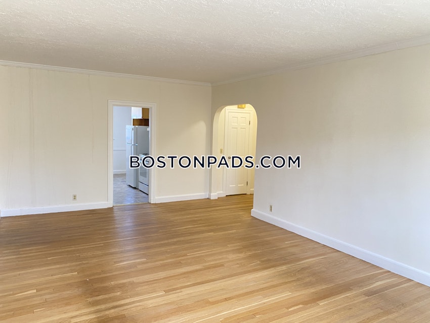 BROOKLINE- COOLIDGE CORNER - 2 Beds, 1 Bath - Image 4