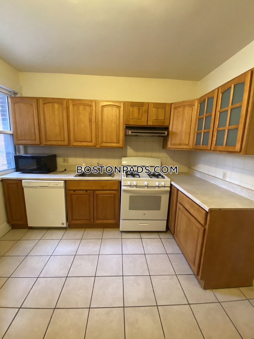 BOSTON - ALLSTON - 4 Beds, 2 Baths - Image 3