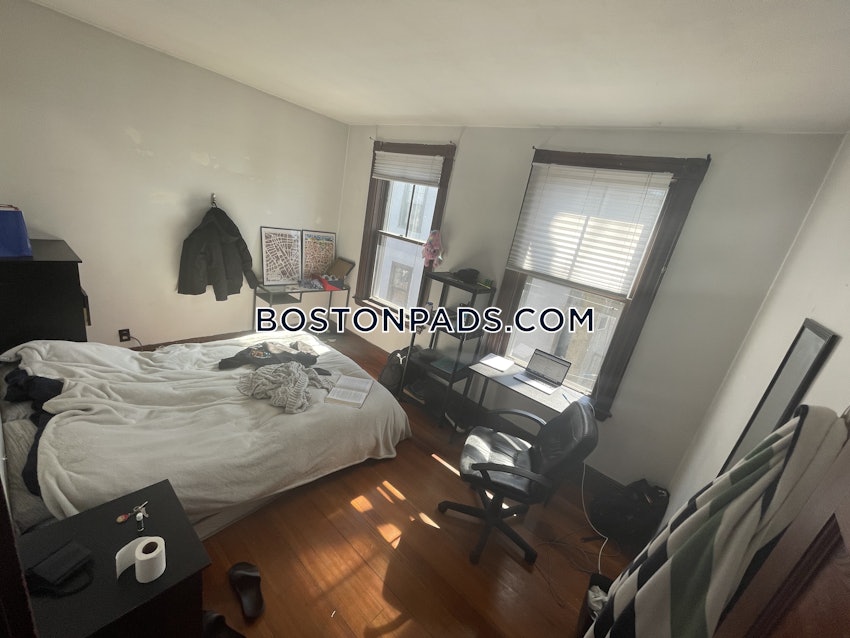 BOSTON - ALLSTON/BRIGHTON BORDER - 3 Beds, 1 Bath - Image 3