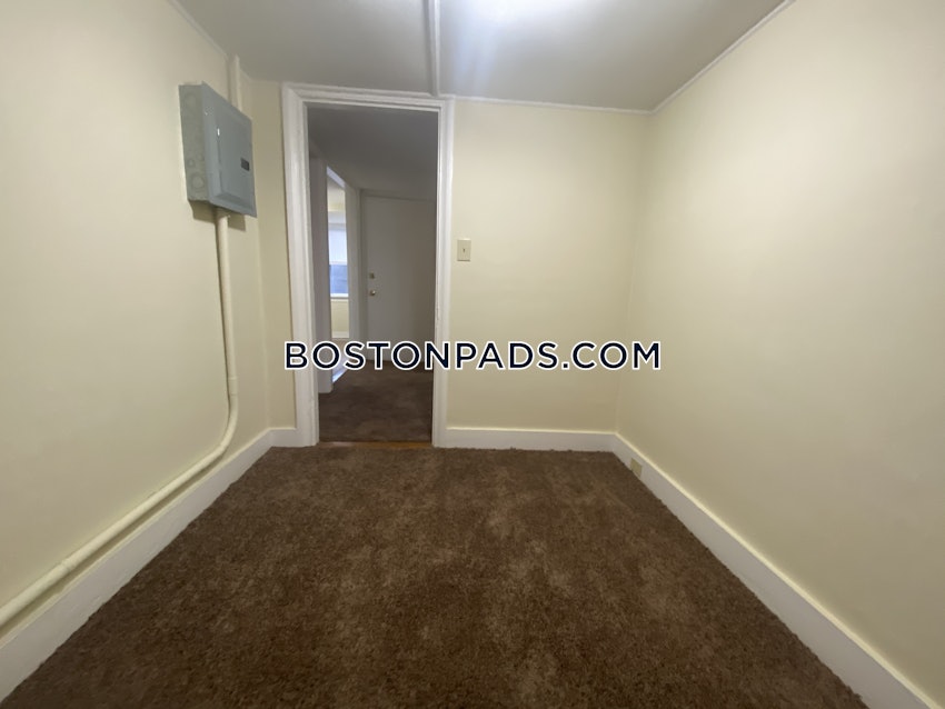 BOSTON - HYDE PARK - 1 Bed, 1 Bath - Image 9