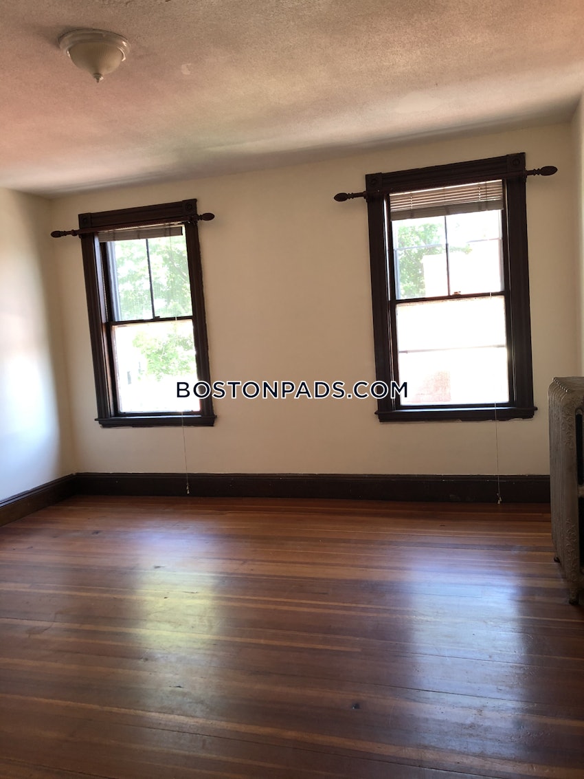 BOSTON - ALLSTON/BRIGHTON BORDER - 3 Beds, 1 Bath - Image 4