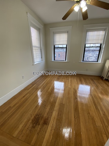 Boston - 3 Beds, 1.5 Baths