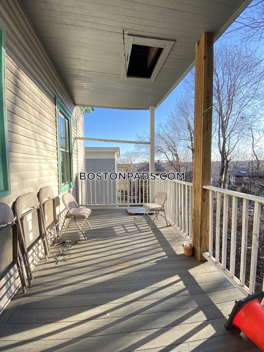 BOSTON - MISSION HILL - 4 Beds, 1 Bath - Image 13