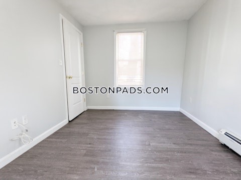 Paris St. Boston photo 14