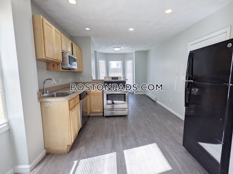 Paris St. Boston photo 4