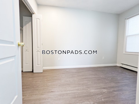 Paris St. Boston photo 12