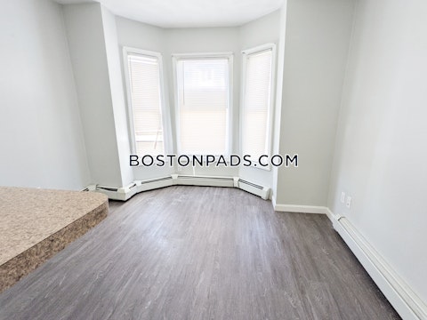 Paris St. Boston photo 11