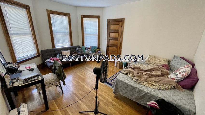 BOSTON - MISSION HILL - 5 Beds, 2 Baths - Image 7