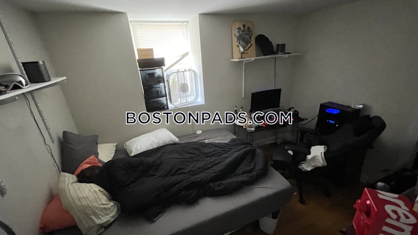 BOSTON - MISSION HILL - 5 Beds, 2 Baths - Image 5